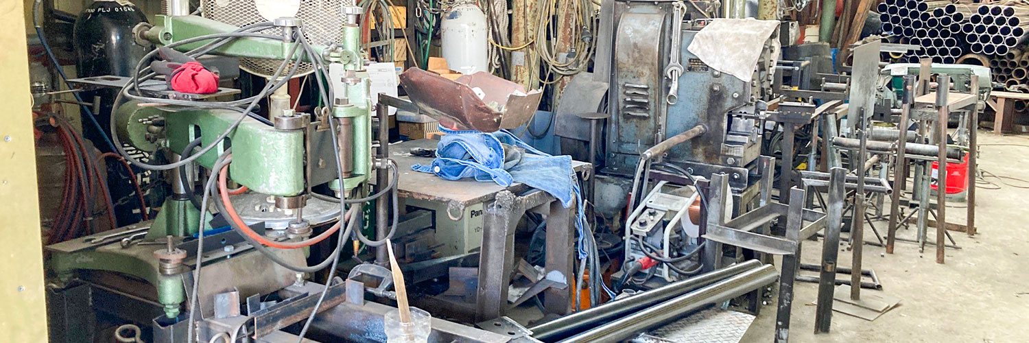 加工用機械と鋼材写真3